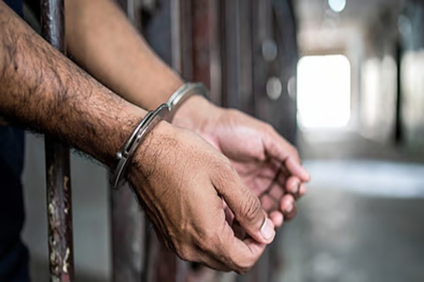 گجرات کے دہشت گردی مخالف دستے ATS نے جعلی کرنسی ریکٹ چلانے میں ملوث القاعدہ سے وابستہ 4 دہشت گردوں کو گرفتار کیا ہے۔