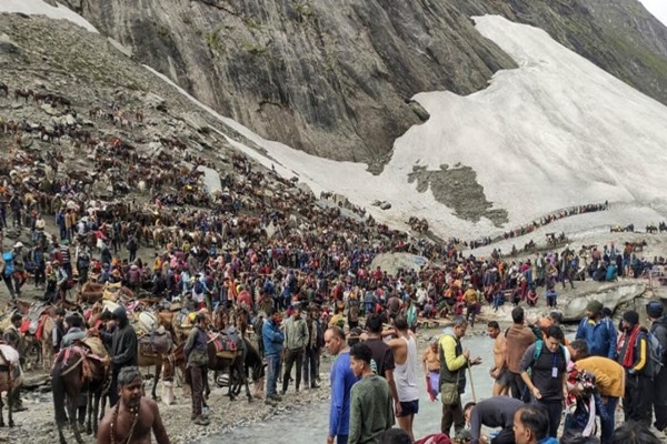 Jammu: Amarnath yatra suspends from both routes due to inclement weather