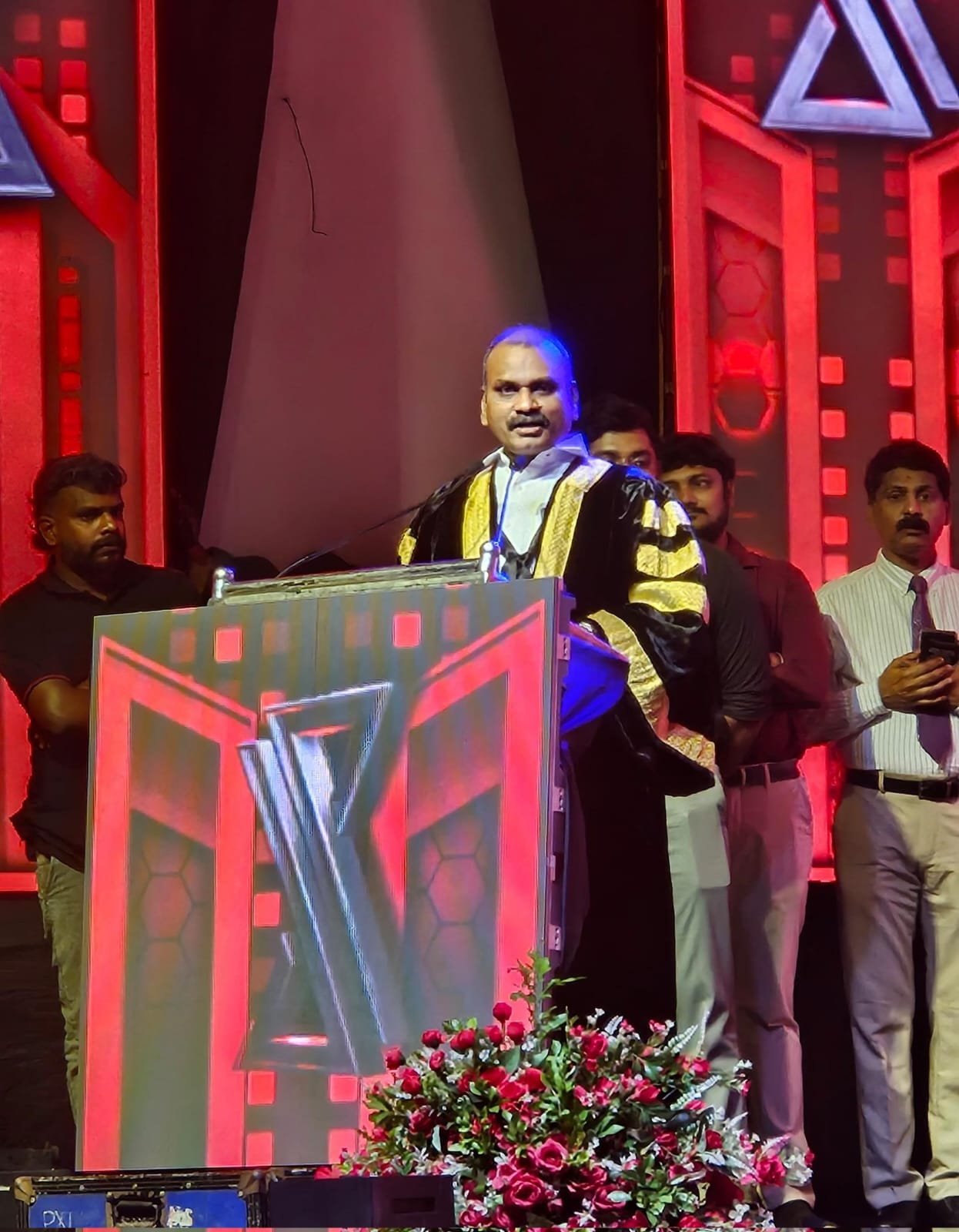 केंद्रीय मंत्री एल मुरुगन ने तिरुवनंतपुरम में श्री उत्रादोम थिरुनल इंस्टीट्यूट ऑफ मेडिकल साइंसेज के 14वें दीक्षांत समारोह का किया उद्घाटन