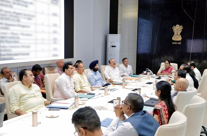 दिल्लीतल्या शाळांमध्ये स्मार्ट वर्गखोल्यांसाठी ९०० कोटी रुपयांहून अधिक निधी मंजूर