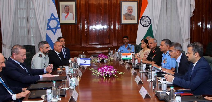भारत आणि इस्रायलची द्विपक्षीय संरक्षण सहकार्य भक्कम करण्यास सहमती