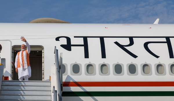 प्रधानमंत्री नरेन्द्र मोदी ब्रिटेन की सफल यात्रा पूरी करने के बाद मालदीव पहुँचे