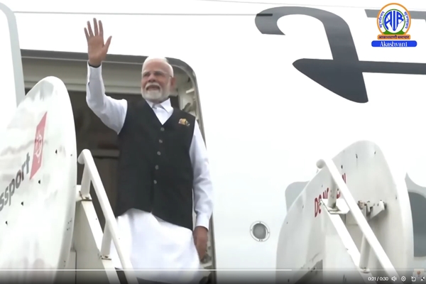 প্রধানমন্ত্রী নরেন্দ্র মোদী ,সফলভাবে  ঘানা ও  ত্রিনিদাদ টোবাগো সফর শেষে এখন আর্জেন্টিনার রাজধানী বুয়েন্স এয়ার্সে