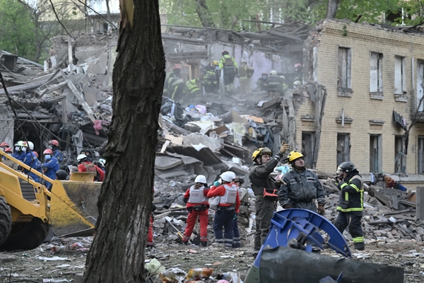Ukraine says fresh Russian attack on Kyiv killed 8, injured 88