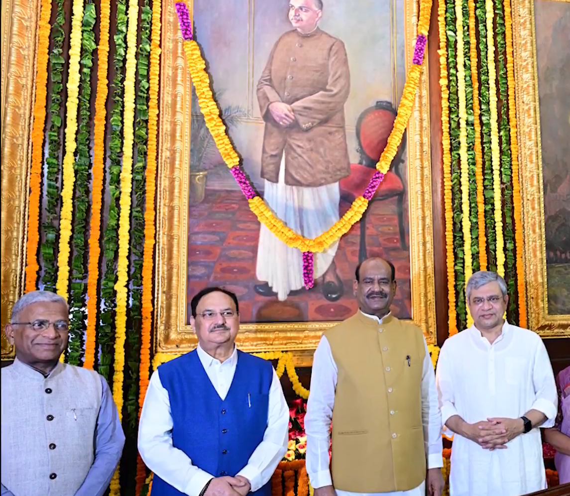 लोकसभा अध्यक्ष ओम बिरला, केंद्रीय मंत्री  जगत प्रकाश नड्डा और अन्य नेताओं ने डॉ. श्यामा प्रसाद मुखर्जी की जयंती पर पुष्पांजलि अर्पित की