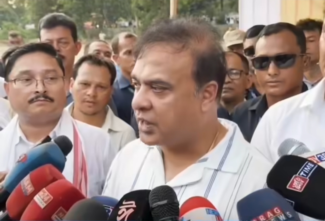 বানপীড়িত অঞ্চলসমূহৰ মহিলা তথা শিশুসকলৰ স্বাস্থ্যক অগ্ৰাধিকাৰ দিয়াৰ কথা প্ৰকাশ মুখ্যমন্ত্ৰীৰ