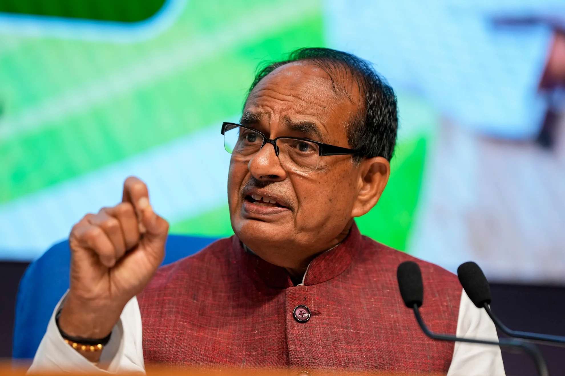 Centre To Take Strict Action Against Companies Involved In Manufacturing Of Fake Pesticides, Fertilizers & Seeds