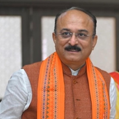 দিল্লি মন্ত্রীসভা আজ জাতীয় রাজধানীতে সরকারি স্কুলগুলিতে স্মার্ট ক্লাসরুম চালু করার জন্য ৯০০ কোটি টাকা অনুমোদন করেছে।