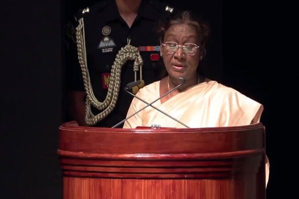 भारतात खेळ हे कायमच राष्ट्रीय एकात्मतेचं एक सामर्थ्यशाली माध्यम असल्याचं राष्ट्रपती द्रौपदी मुर्मू यांचं प्रतिपादन
