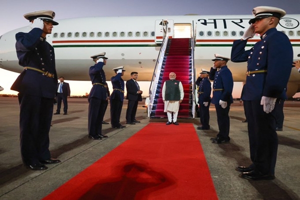 ब्रिक्स परिषद आटोपून प्रधानमंत्री नरेंद्र मोदी ब्राझिलियामध्ये दाखल
