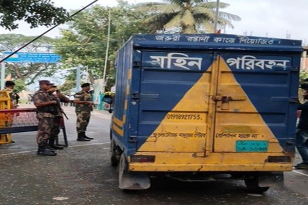बांग्लादेश की अंतरिम सरकार के मुख्य सलाहकार प्रोफेसर मुहम्मद यूनुस ने त्रिपुरा के मुख्यमंत्री को उपहार स्वरूप हरिभंगा आम भेजे