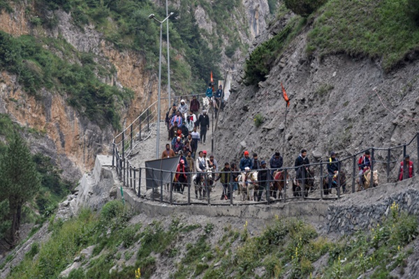 Over 2.34 lakh pilgrims perform Amarnath darshan so far