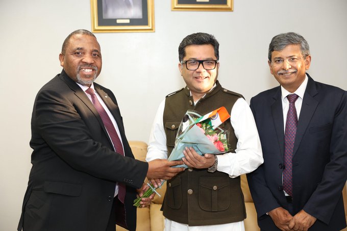 বৈদেশিক পৰিক্ৰমা ৰাজ্যমন্ত্ৰী পবিত্ৰ মাৰ্ঘেৰিটা দুদিনীয়া ভ্ৰমণসূচীৰে আফ্রিকা মহাদেশৰ লেছ’থ’ত উপস্থিত