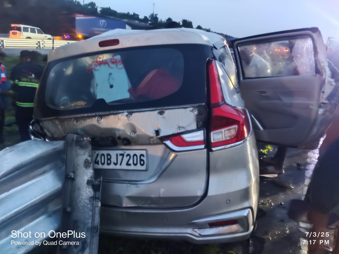 वाशीम जिल्ह्यात समृद्धी महामार्गावर झालेल्या अपघातात ४ जण ठार