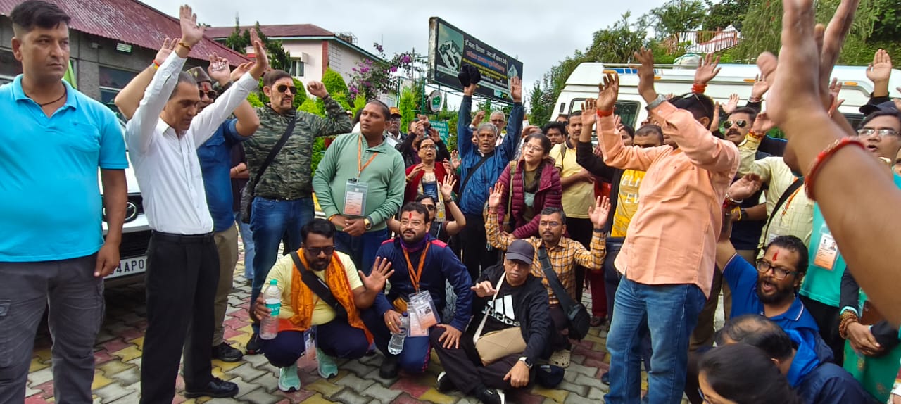 उत्तराखंड: कैलाश मानसरोवर यात्रियों का पांचवां और अंतिम दल गूंजी पहुंचा