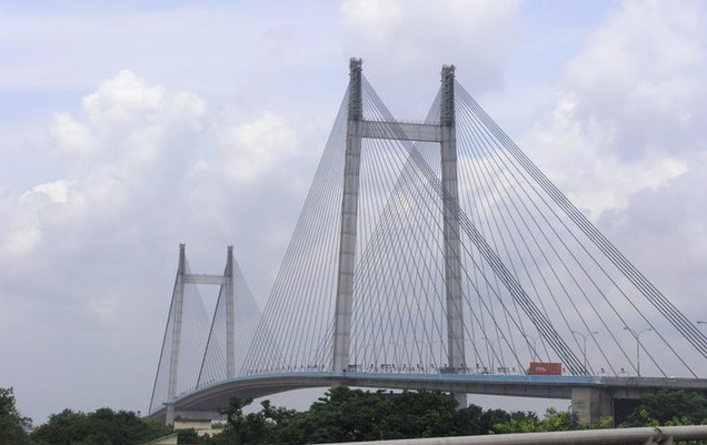 কোনা এক্সপ্রেসওয়ে ও বিদ্যাসাগর সেতুর একাধিক অংশে পরিকাঠামো উন্নয়ন সংক্রান্ত কাজের জন্য দ্বিতীয় হুগলী সেতু আগামীকাল ১৬ ঘণ্টা বন্ধ থাকবে।