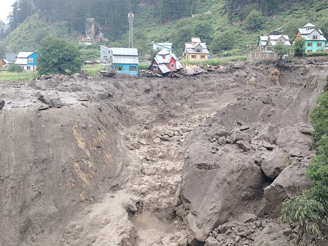 प्रधानमंत्री नरेन्‍द्र मोदी किश्तवाड़ में बादल फटने के बाद राज्‍यपाल और मुख्‍यमंत्री से की बातचीत