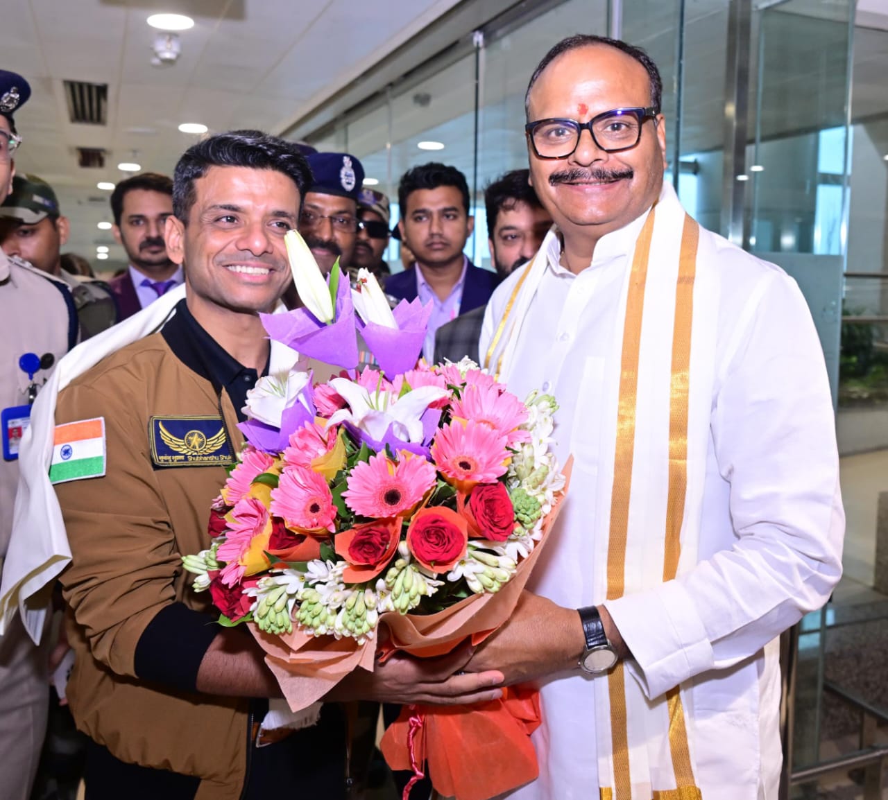 भारतीय अंतरिक्ष यात्री शुभांशु शुक्ला लखनऊ पहुंचे, उपमुख्यमंत्री ब्रजेश पाठक ने किया स्वागत