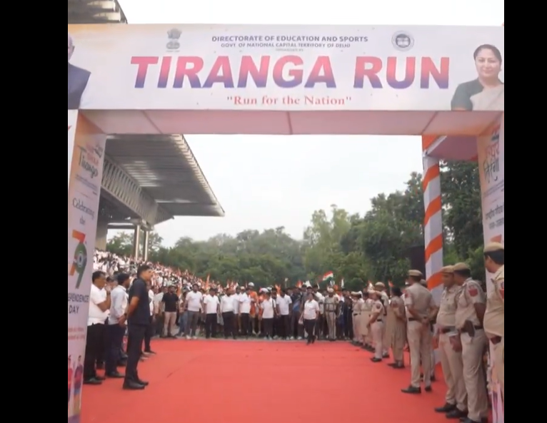 देश के 79वें स्वतंत्रता दिवस के उपलक्ष्य में दिल्ली के त्यागराज स्टेडियम से तिरंगा दौड़ का आयोजन