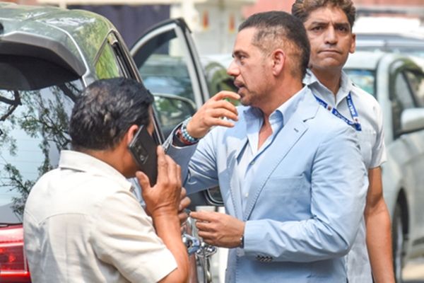Delhi court issues notice to Robert Vadra in money laundering case