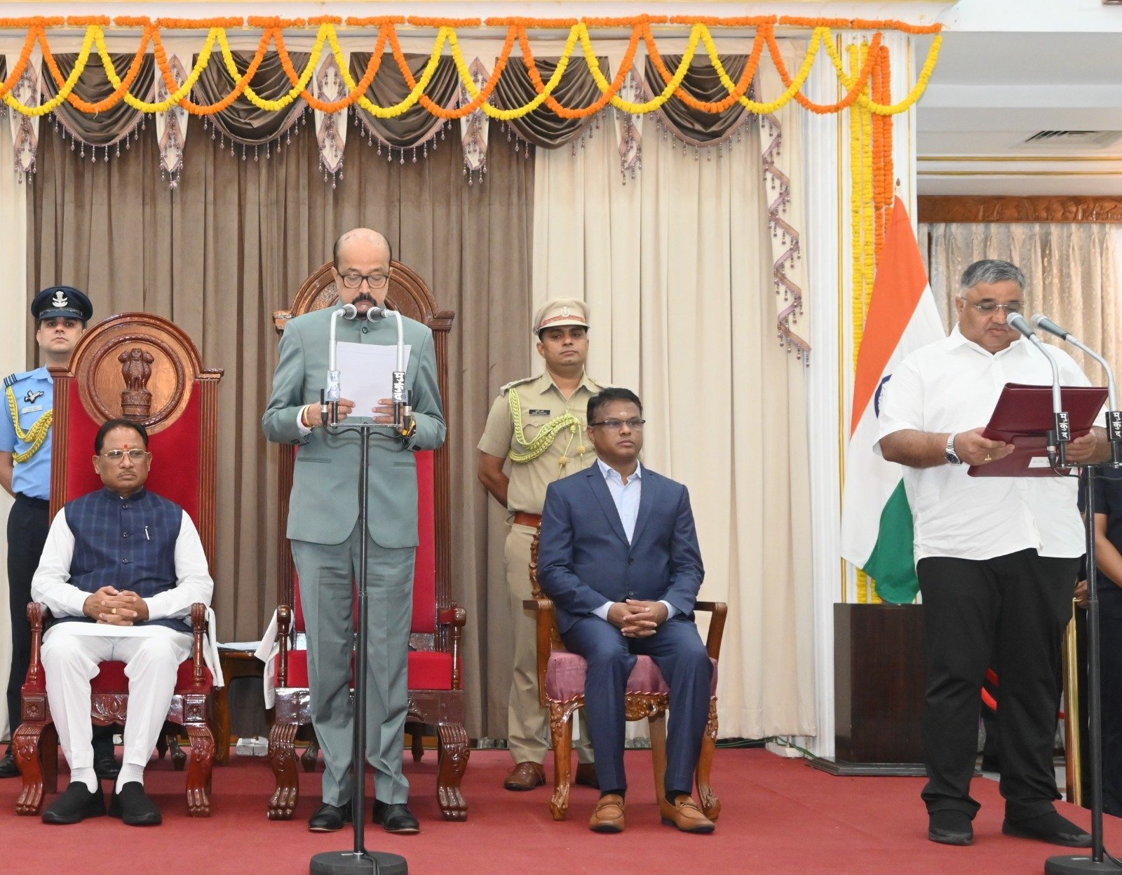ત્રણ નવા મંત્રીઓના શપથગ્રહણ સાથે છત્તીસગઢમાં રાજ્ય મંત્રીમંડળનું વિસ્તરણ.
