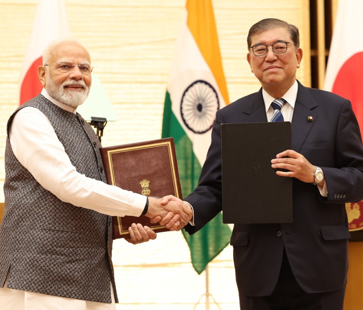 প্রধানমন্ত্রী নরেন্দ্র মোদী ও জাপানের প্রধানমন্ত্রী সিগেরু ইশিবা দু’দেশের কৌশলগত এবং অর্থনৈতিক সম্পর্ক আরও জোরদার করা