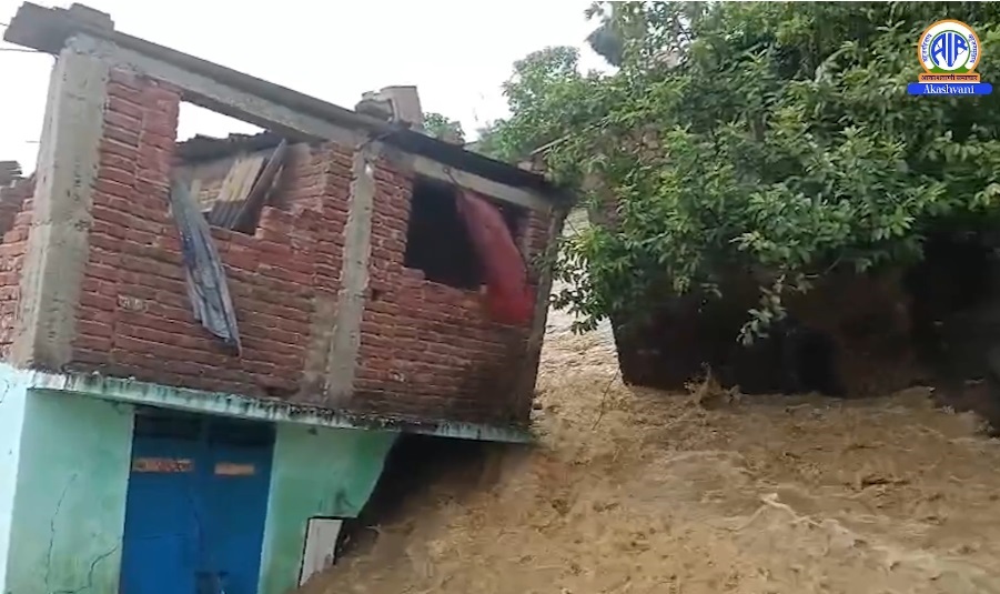 पंजाब: मूलसलाधार वर्षा से नदियों का जलस्तर बढ़ा, कई जिले जलमग्न