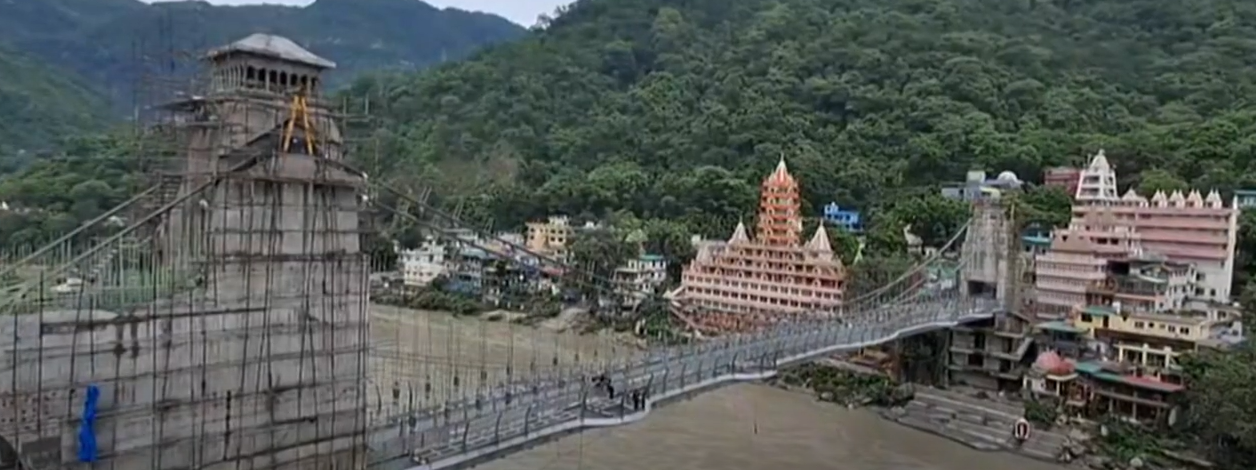 तीर्थनगरी ऋषिकेश में निर्माणाधीन बजरंग सेतु का कार्य अंतिम चरण में