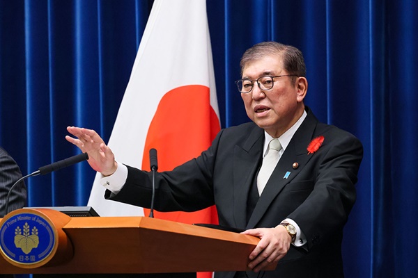Japan PM Shigeru Ishiba Rejects Resignation Calls, Vows to Stay On Amid Party Pressure