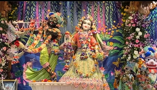 भगवान श्रीकृष्‍ण का जन्‍मोत्‍सव जन्‍माष्‍टमी पूरे देश में श्रद्धा और आस्‍था के साथ मनाया जा रहा; बड़ी संख्या में श्रद्धालु पूजा-अर्चना के लिए मंदिरों में पहुंच रहे