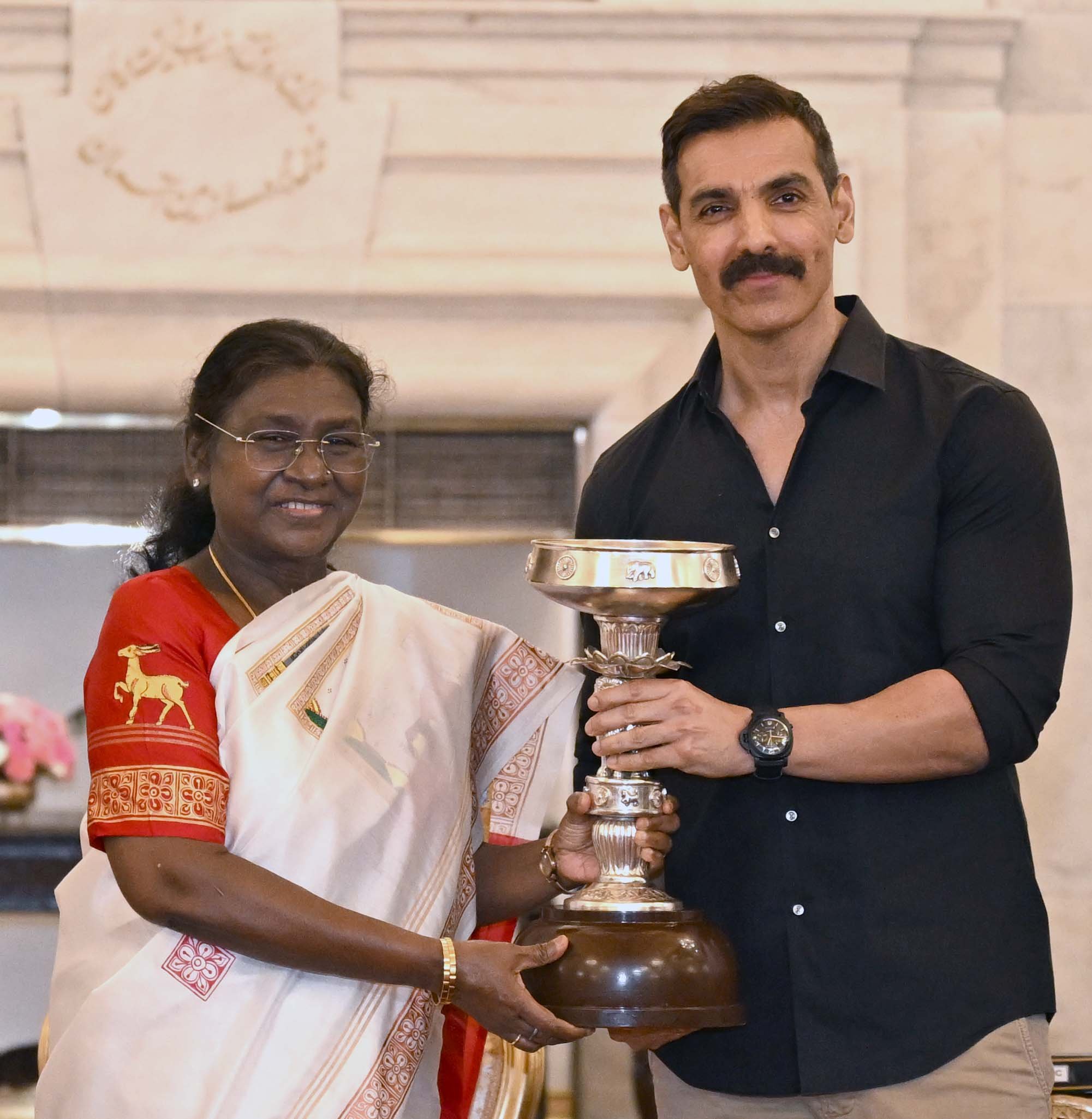 President Murmu Felicitates North East United FC, Hands Over President’s Cup Trophy