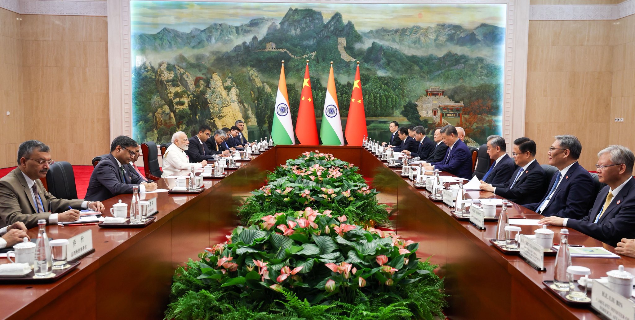 भारत-चीन संबंधों को नया आयाम: प्रधानमंत्री मोदी और राष्‍ट्रपति षी चिनफिंग ने शांति-सहयोग पर दिया जोर