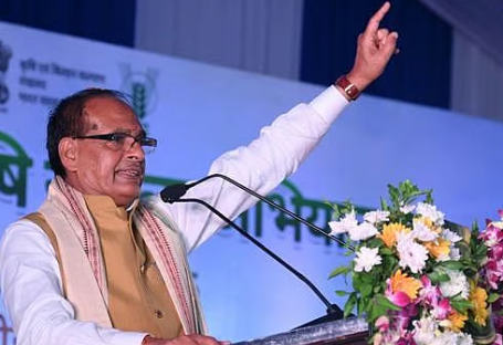 پردھان منتری فصل بیمہ یوجنا کے تحت ملک کے 35 لاکھ کسانوں کو دعووں کی شکل میں مجموعی طور پر تین ہزار 900 کروڑ روپئے حاصل ہوئے ہیں