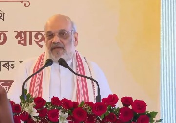 স্বরাষ্ট্রমন্ত্রী অমিত শাহ জি এস টি হার হ্রাসের এই সিদ্ধান্তকে ঐতিহাসিক বলে বর্ণনা করেছেন।