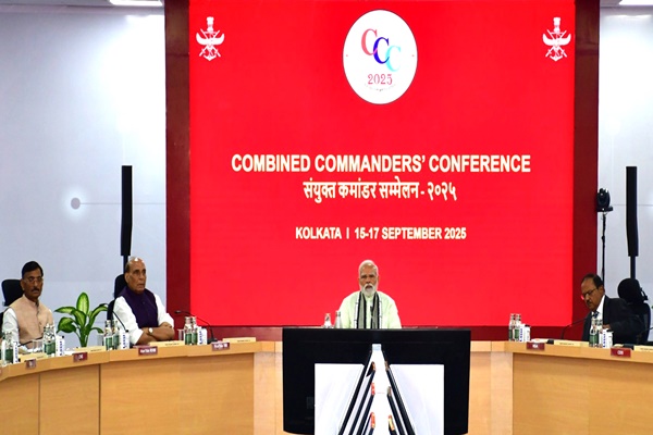 প্রধানমন্ত্রী নরেন্দ্র মোদি আজ কলকাতায় সেনা বাহিনীর কম্বাইন্ড কমান্ডার্স কনফারেন্স এর  সূচনা করেছেন।