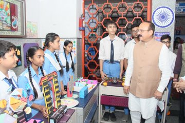दिल्‍ली: शिक्षा मंत्री आशीष सूद ने पीएम पोषण योजना के उत्‍कृष्‍ट कार्यान्‍वयन के लिए कर्मचारियों को किया सम्‍मानित