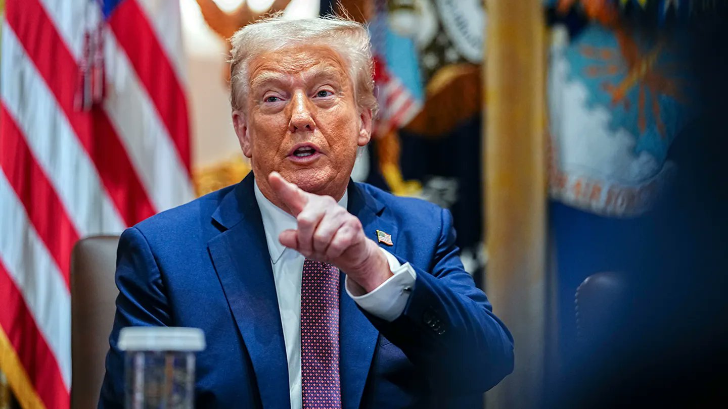 US President Trump Calls on NATO to Halt Russian Oil Purchases, Threatens Tariffs on China