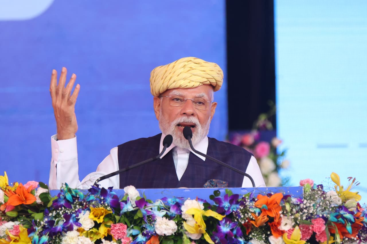 वैश्विक शांति, स्थिरता और समृद्धि के लिए, दुनिया के सबसे अधिक आबादी वाले देश को आत्मनिर्भर बनना होगा: प्रधानमंत्री मोदी
