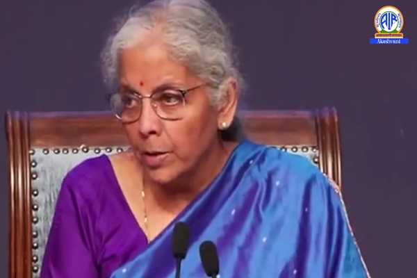 জি এছ টিৰ পৰিমাণ পূৰ্বৰ ১৮ অথবা ১২ শতাংশৰ পৰা ৫ শতাংশলৈ হ্ৰাস কৰা হৈছেঃ বিত্তমন্ত্ৰী