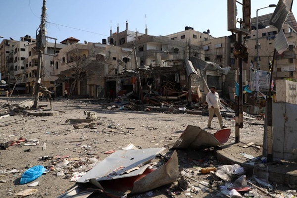 Over 41 Palestinians Killed in Israeli Strikes Across Gaza