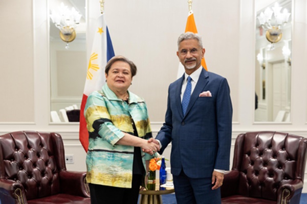EAM Jaishankar meets Philippines Foreign Secretary in US, discusses bilateral ties