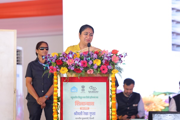 दिल्ली की मुख्यमंत्री ने इलेक्ट्रिक बसों की संख्या दोगुनी करने की घोषणा की; हरि नगर बस डिपो में 400 से अधिक बसें और 84 चार्जिंग स्टेशन स्थापित किए जाएंगे