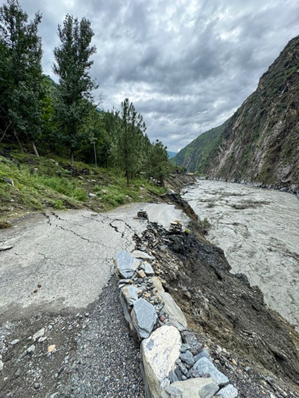 Himachal Pradesh gets respite from rain;360 people have lost lives so far