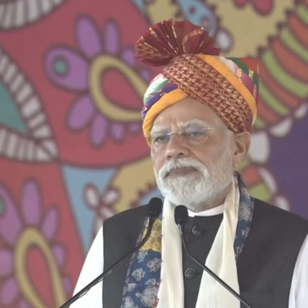 ৰাজস্থানৰ বাঞ্চৱাৰাত এক লাখ ২২ হাজাৰ কোটি টকাতকৈও অধিক ব্যয় সাপেক্ষ উন্নয়নমূলক প্ৰকল্পৰ আধাৰশিলা প্রধানমন্ত্ৰী মোদীৰ
