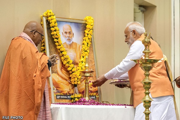 समानता, सहानुभूति और वैश्विक भाईचारे की श्री नारायण गुरू की शिक्षाएं व्‍यापक रूप से गुंजायमान हैं: प्रधानमंत्री मोदी