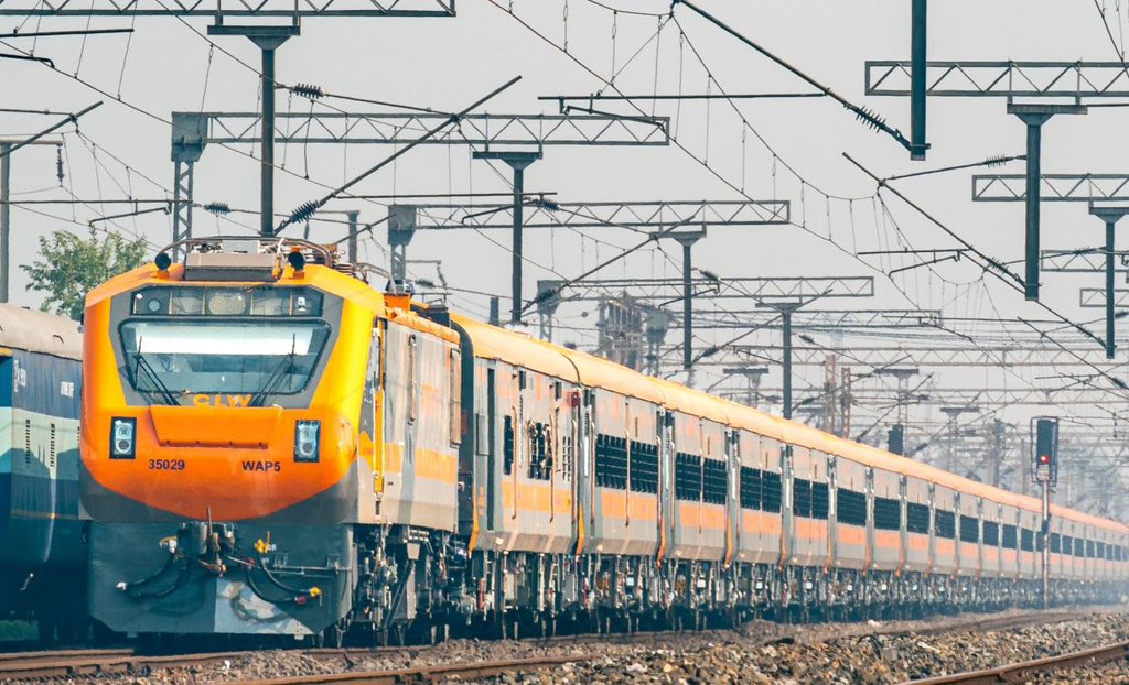 Railways permits special train operation between Vaishno Devi Katra and Srinagar for stranded travellers 