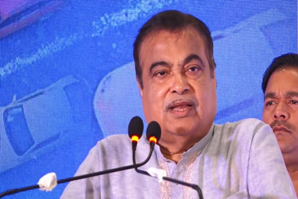 কেন্দ্রীয় সড়ক পরিবহন ও মহাসড়ক মন্ত্রী নীতিন গডকরি বলেছেন, ২০২৭ সালের মধ্যে দেশের সমস্ত পৌরসভা এলাকা থেকে সংগৃহীত বর্জ্য রাস্তা নির্মাণের জন্য ব্যবহার করার পরিকল্পনা গ্রহণ করা হয়েছে।