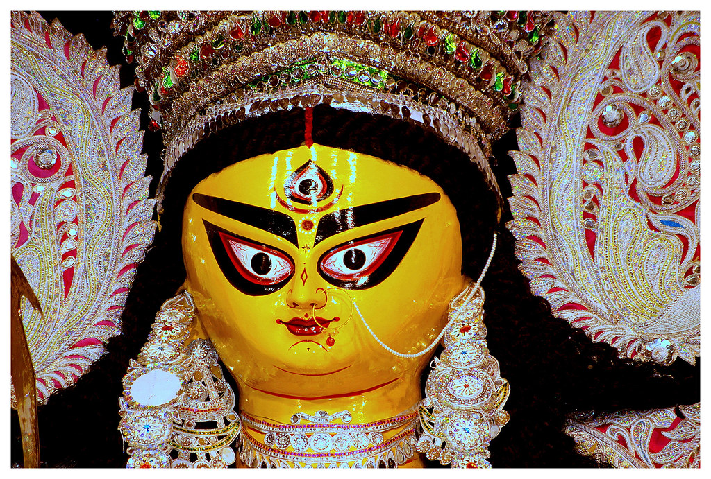 প্ৰাচীন দেৱালয়সমূহত নৱৰাত্ৰিৰ প্ৰথম দিনাৰে পৰা যথাবিহিত ৰীতি-নীতিৰে দেৱী দুৰ্গাৰ পূজা-অৰ্চনা কৰা হৈছে