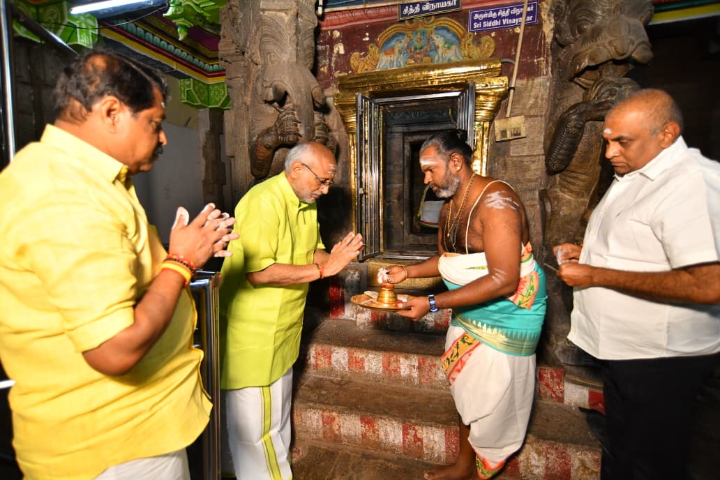 उपराष्ट्रपति सी.पी. राधाकृष्णन ने मदुरै के प्रसिद्ध मीनाक्षी अम्मन मंदिर में पूजा अर्चना की