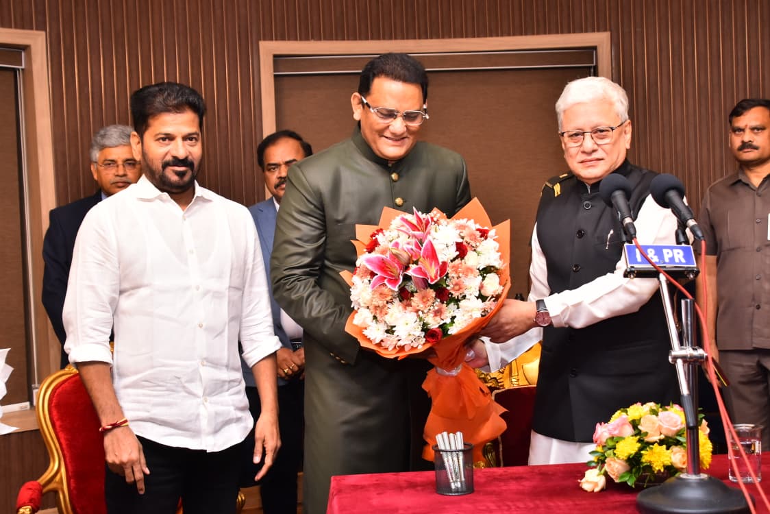 पूर्व क्रिकेटर और वरिष्ठ कांग्रेस नेता मोहम्मद अज़हरुद्दीन ने तेलंगाना राज्य मंत्रिमंडल में मंत्री पद की शपथ ली